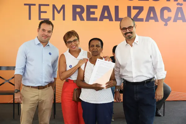 Governo de Minas entrega 80 apartamentos para famílias que moravam em áreas de inundação