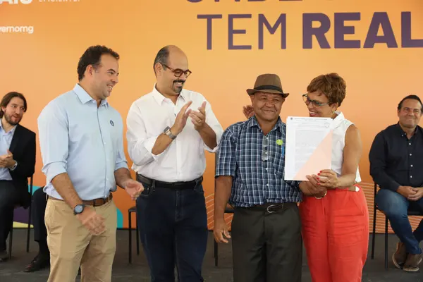 Governo de Minas entrega 80 apartamentos para famílias que moravam em áreas de inundação