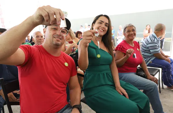 Governo de Minas entrega 80 apartamentos para famílias que moravam em áreas de inundação
