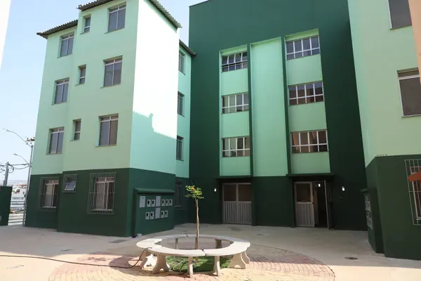 Governo de Minas entrega 80 apartamentos para famílias que moravam em áreas de inundação