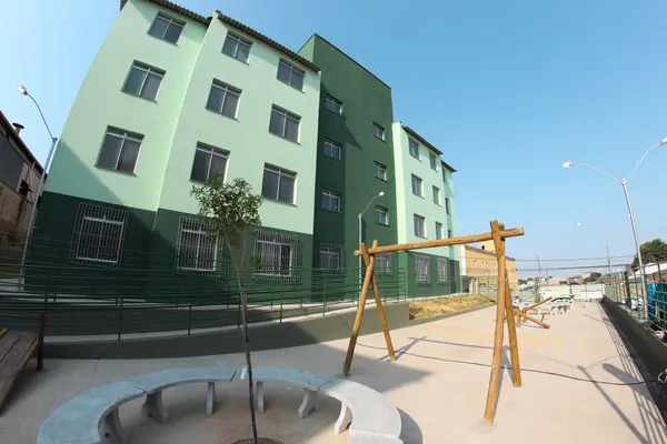 Governo de Minas entrega 80 apartamentos para famílias que moravam em áreas de inundação