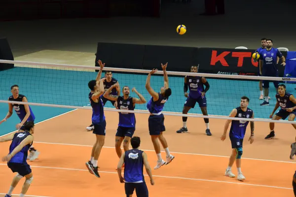 Mineirinho volta a ser a casa do vôlei em Minas