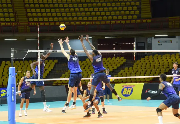 Mineirinho volta a ser a casa do vôlei em Minas