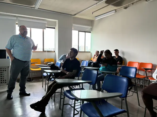 Governo de Minas capacita imigrantes com cursos gratuitos por meio do Minas Forma