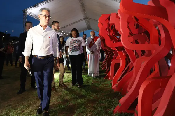 Monumento Bruma Leve presta homenagem às 272 joias de Brumadinho