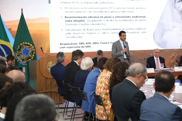 Governo de Minas e outros compromitentes assinam Novo Acordo de Mariana
