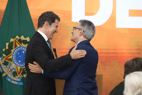 Governo de Minas e outros compromitentes assinam Novo Acordo de Mariana