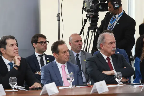 Governo de Minas e outros compromitentes assinam Novo Acordo de Mariana