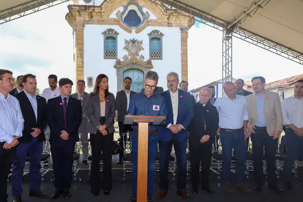 Governo de Minas lança consulta pública para projeto que prevê melhorias em rodovias da região