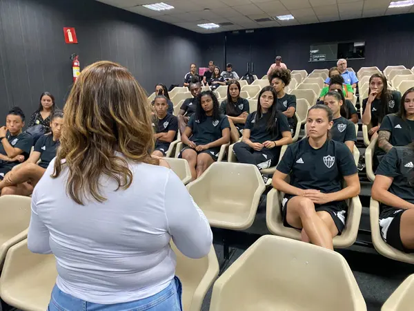 Capacitação do protocolo Fale Agora em clubes e estádios de futebol
