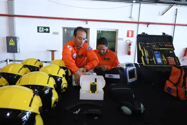 Governo de Minas entrega novos helicópteros para resgate aeromédico e de emergência no estado