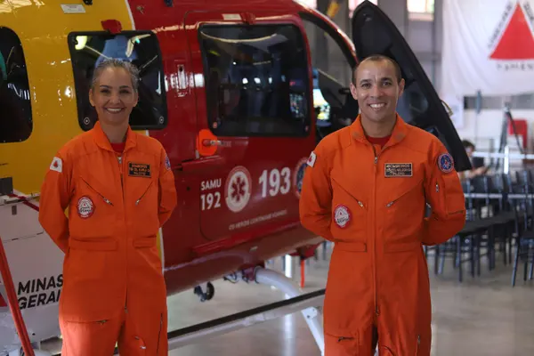 Governo de Minas entrega novos helicópteros para resgate aeromédico e de emergência no estado