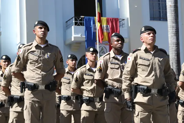 Governador participa da passagem de comando de diretorias da PMMG e da entrega da Medalha de Mérito Militar