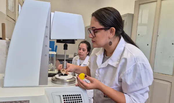 Pesquisadora tem apoio do Governo de Minas em estudos sobre aleitamento materno e qualidade de laticínios para a indústria