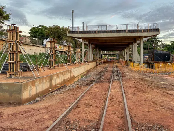 Governo de Minas vistoria obras adiantadas do Metrô da RMBH e reforça cronograma de inaugurações para 2026