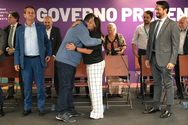 Governo de Minas lança programa Leite para a Primeira Infância para garantir alimento essencial a crianças de até 6 anos