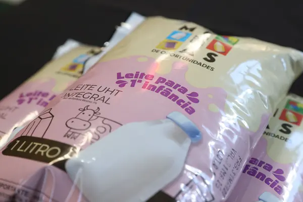Governo de Minas lança programa Leite para a Primeira Infância para garantir alimento essencial a crianças de até 6 anos