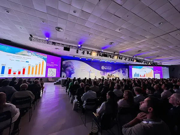 Governador apresenta balanço de investimentos privados e ações de educação no Fórum da Liberdade, em Porto Alegre (RS)