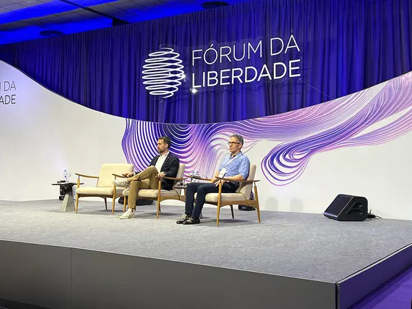 Governador apresenta balanço de investimentos privados e ações de educação no Fórum da Liberdade, em Porto Alegre (RS)