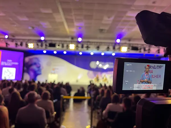 Governador apresenta balanço de investimentos privados e ações de educação no Fórum da Liberdade, em Porto Alegre (RS)