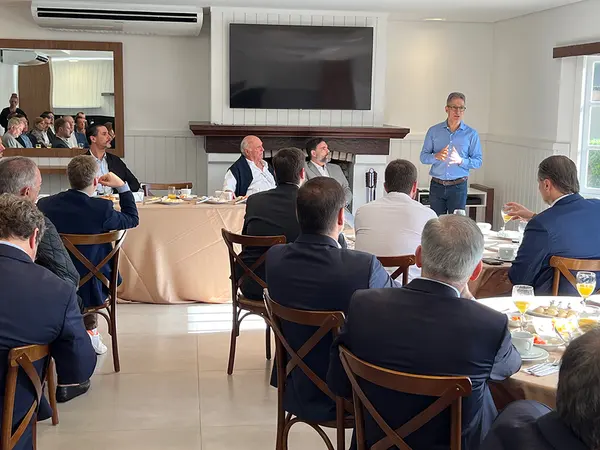 Governador apresenta balanço de investimentos privados e ações de educação no Fórum da Liberdade, em Porto Alegre (RS)