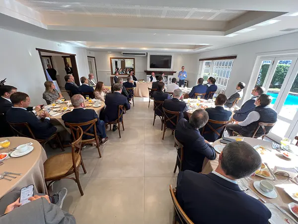 Governador apresenta balanço de investimentos privados e ações de educação no Fórum da Liberdade, em Porto Alegre (RS)
