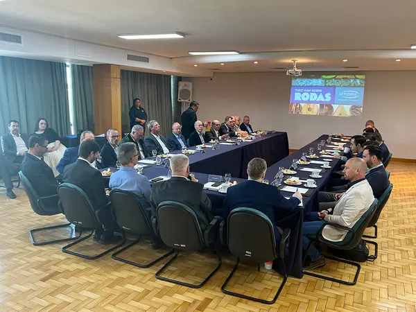 Governador apresenta balanço de investimentos privados e ações de educação no Fórum da Liberdade, em Porto Alegre (RS)
