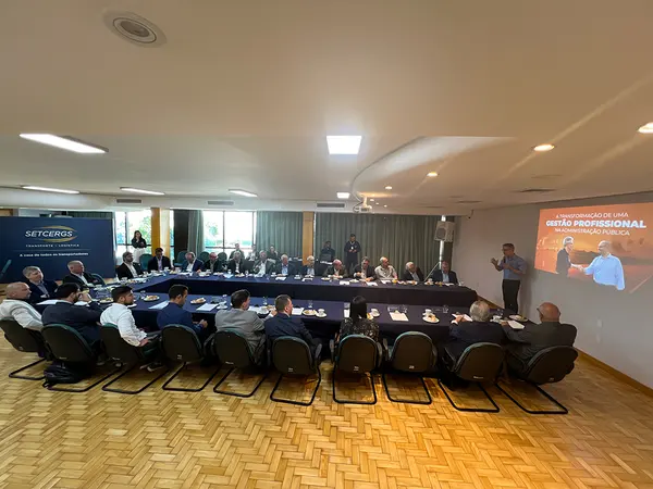 Governador apresenta balanço de investimentos privados e ações de educação no Fórum da Liberdade, em Porto Alegre (RS)