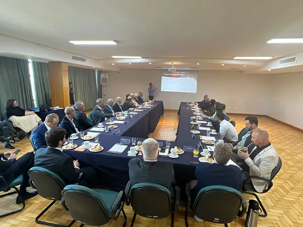 Governador apresenta balanço de investimentos privados e ações de educação no Fórum da Liberdade, em Porto Alegre (RS)