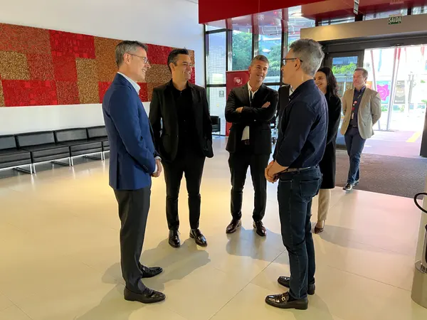 O governador Romeu Zema também se reuniu com diretores da Lojas Renner S.A., no centro administrativo da empresa, em Porto Alegre