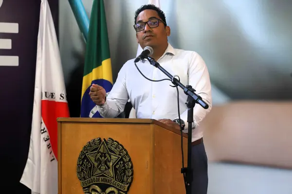 Governo de Minas amplia Passaporte Mineiro do Conhecimento para todas as 794 escolas de Ensino Médio em Tempo Integral do estado
