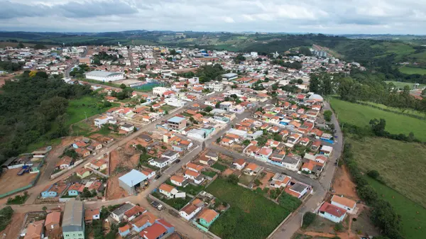 Governador vistoria alça viária em Bom Jesus da Penha e escola revitalizada em Jacuí