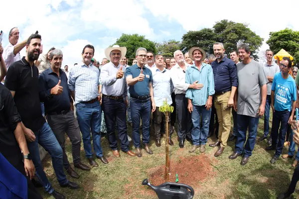 Governador vistoria alça viária em Bom Jesus da Penha e escola revitalizada em Jacuí