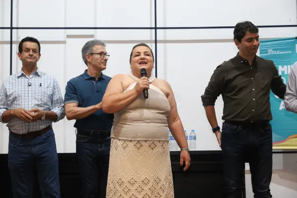 Governador vistoria alça viária em Bom Jesus da Penha e escola revitalizada em Jacuí