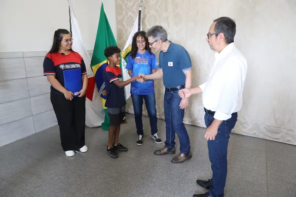 Governador vistoria alça viária em Bom Jesus da Penha e escola revitalizada em Jacuí