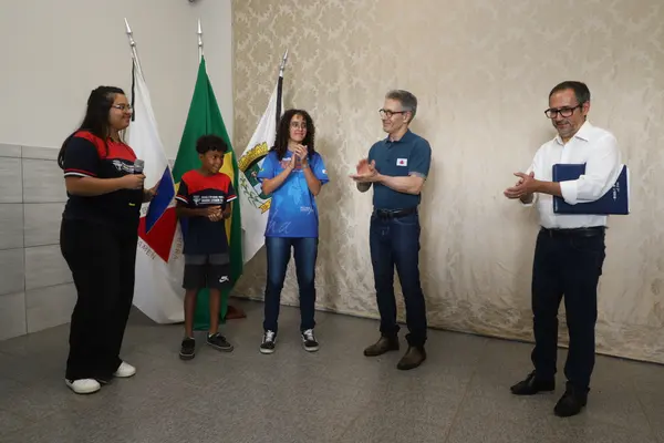Governador vistoria alça viária em Bom Jesus da Penha e escola revitalizada em Jacuí