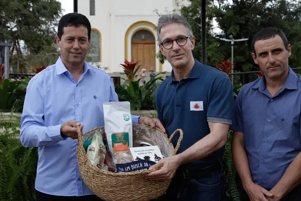 Governador vistoria alça viária em Bom Jesus da Penha e escola revitalizada em Jacuí