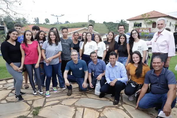 Governador vistoria alça viária em Bom Jesus da Penha e escola revitalizada em Jacuí