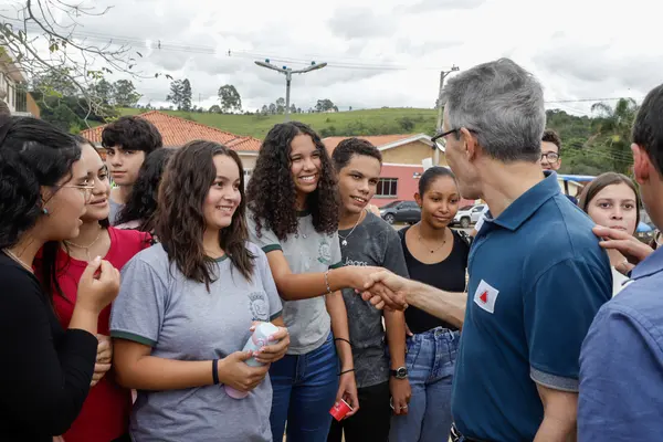 Governador vistoria alça viária em Bom Jesus da Penha e escola revitalizada em Jacuí