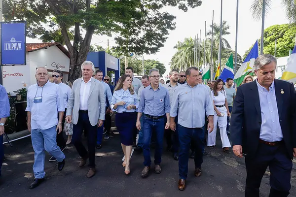 Governador participa da abertura da 90ª edição da tradicional ExpoZebu, em Uberaba