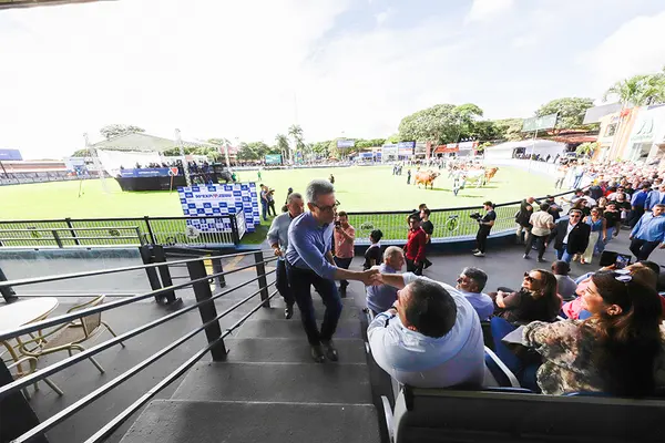 Governador participa da abertura da 90ª edição da tradicional ExpoZebu, em Uberaba