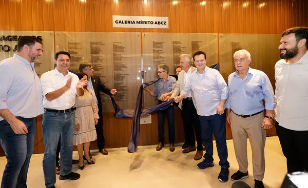 Governador participa da abertura da 90ª edição da tradicional ExpoZebu, em Uberaba