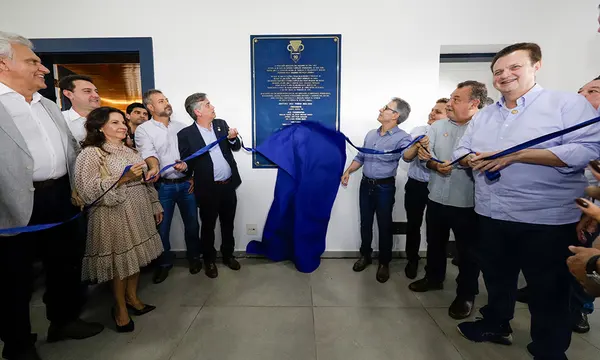 Governador participa da abertura da 90ª edição da tradicional ExpoZebu, em Uberaba