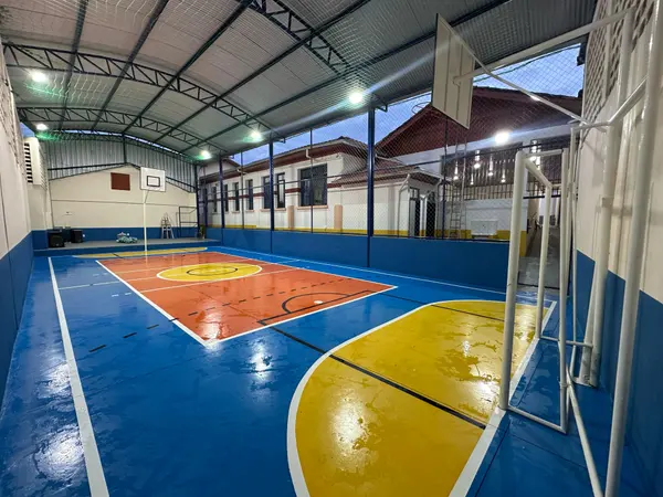 Quadra da Escola Estadual Doutor João Nogueira de Almeida, após a reforma