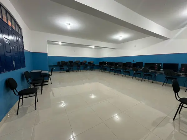 Sala de informática foi criada com a ampliação da Escola Estadual Doutor João Nogueira de Almeida
