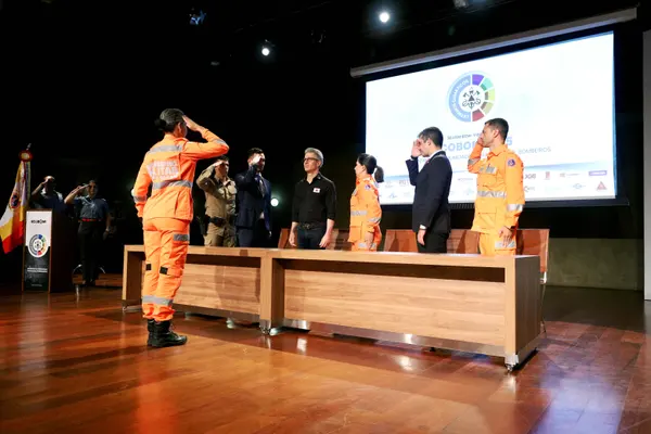 Governo de Minas abre evento em que bombeiros de todo o Brasil debatem extremos climáticos