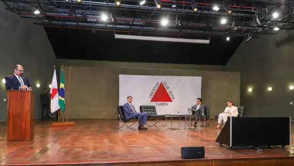 Governo de Minas abre evento em que bombeiros de todo o Brasil debatem extremos climáticos