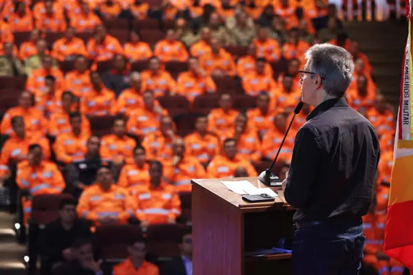 Governo de Minas abre evento em que bombeiros de todo o Brasil debatem extremos climáticos