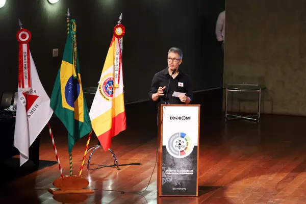 Governo de Minas abre evento em que bombeiros de todo o Brasil debatem extremos climáticos