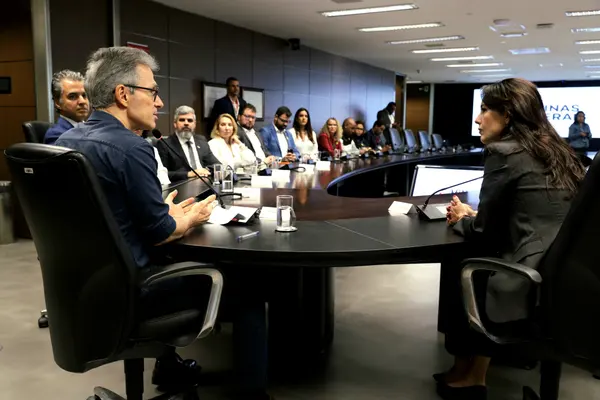 Governo de Minas assina acordo que melhora e facilita os processos de regularização fundiária no estado